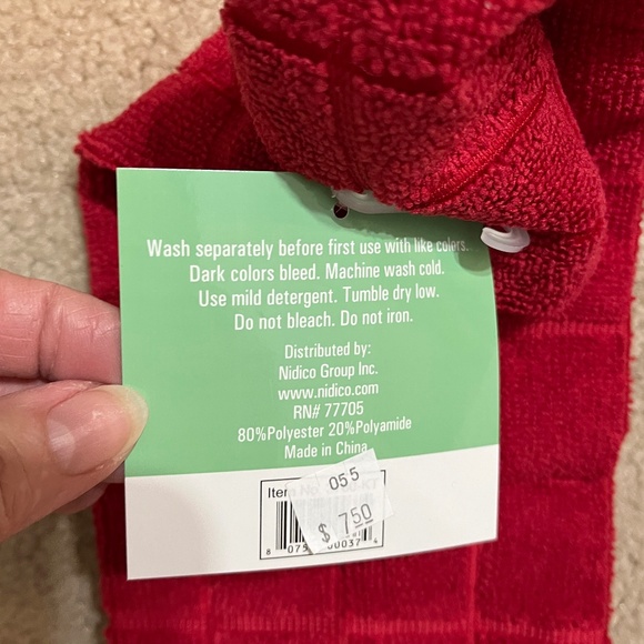 Home Concepts Microfiber Kitchen Towel – RED Check Pattern - Picture 3 of 5